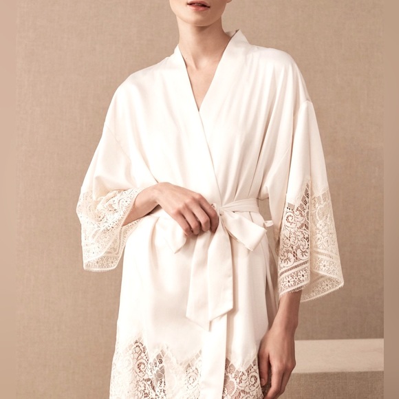 Anthropologie Other - Anthropologie New NWT Sz Sm Genevieve Kimono Robe White Silk Lace Wedding Bride